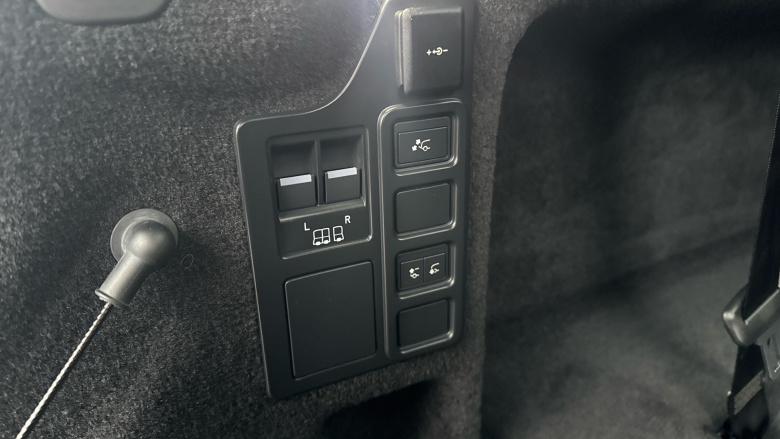 Land Rover Discovery 3.0 D350 Dynamic SE 5dr Auto Diesel Station Wagon